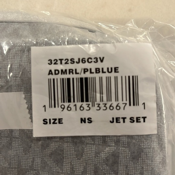 Michael Kors Women's Jet Set Large East/West Crossbody - Picture 3 of 5